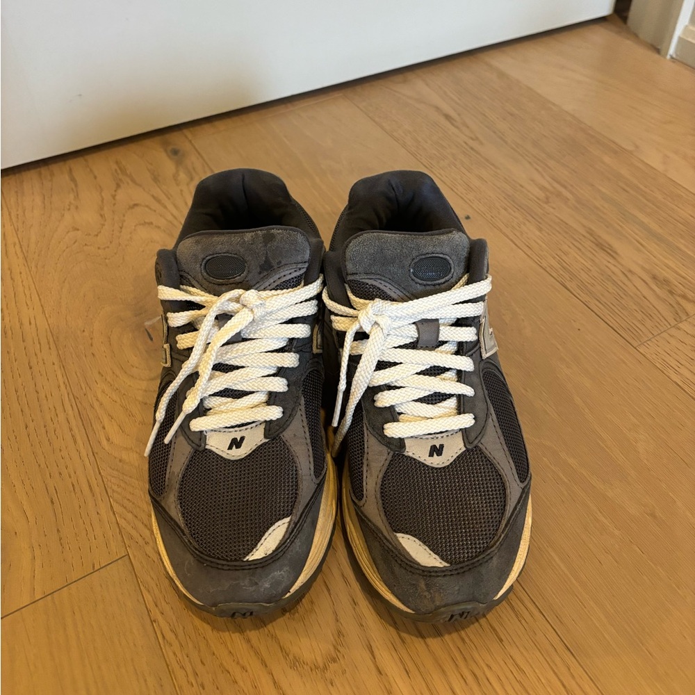 New Balance 2002R - Picture 2 of 6